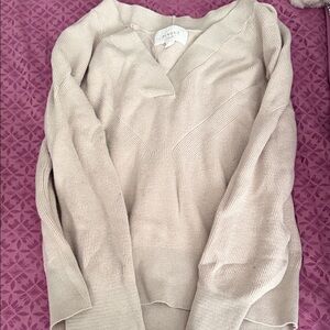 Vince Women's V-Neck Sweater in Light Beige